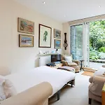 Veeve - Apartment Walham Grove Fulham